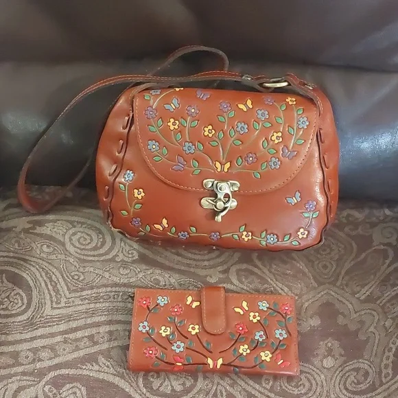 Patricia Nash Floral Bag And Matching Wallet Set - Picture 1 of 10